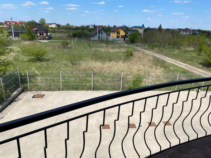 Vanzare Vila cu teren 500 mp, tip duplex cu perete dublu
