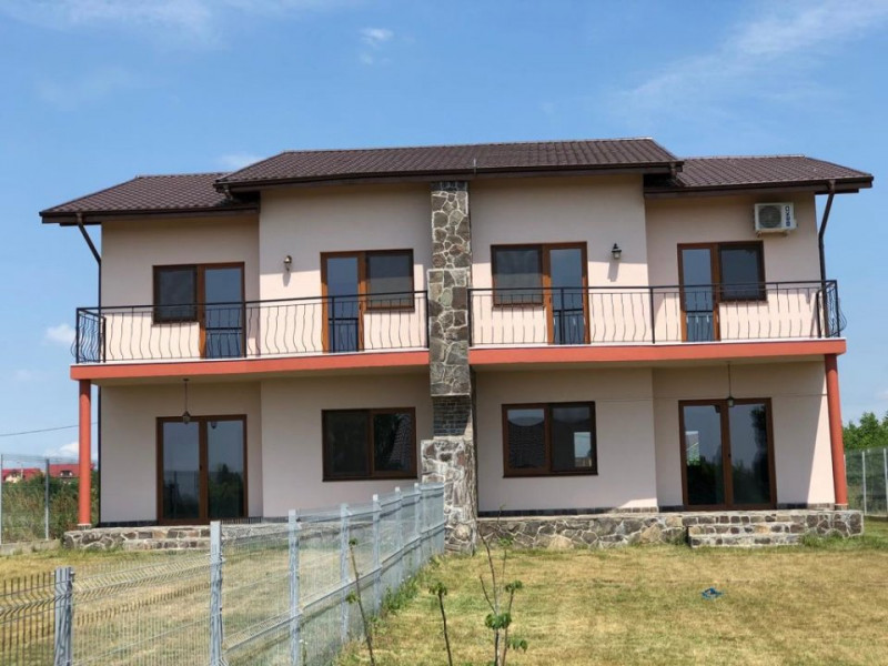 Vanzare Vila cu teren 500 mp, tip duplex cu perete dublu