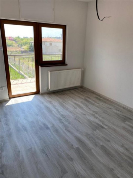 Vanzare Vila cu teren 500 mp, tip duplex cu perete dublu