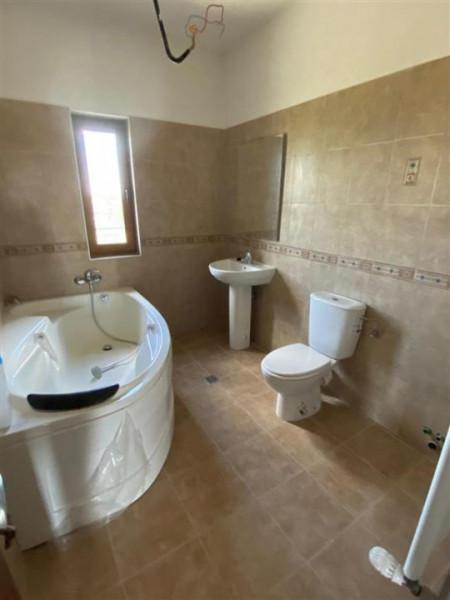 Vanzare Vila cu teren 500 mp, tip duplex cu perete dublu