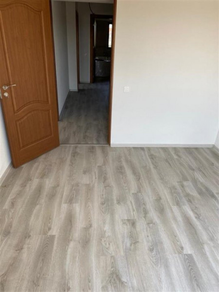 Vanzare Vila cu teren 500 mp, tip duplex cu perete dublu