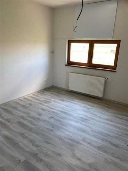 Vanzare Vila cu teren 500 mp, tip duplex cu perete dublu