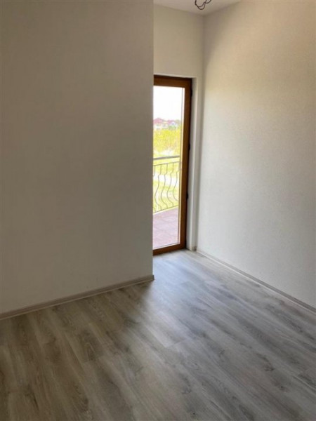 Vanzare Vila cu teren 500 mp, tip duplex cu perete dublu