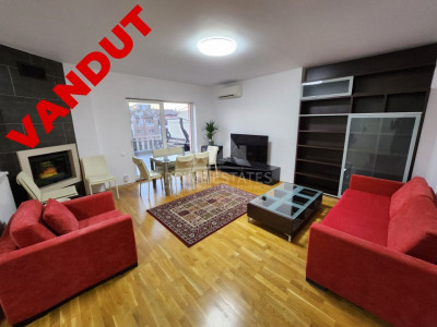 De vanzare apartament 3 camere, 40 mp terasa, living cu semineu 